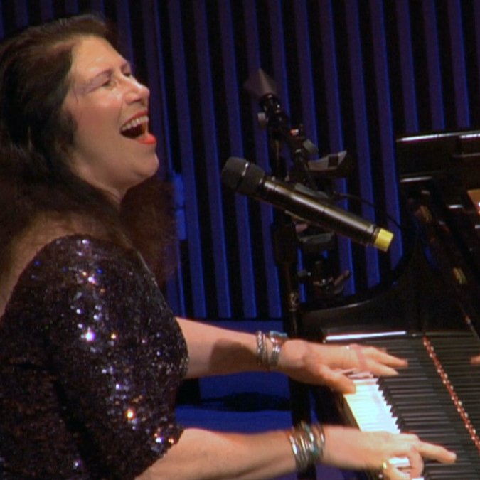 Wendy DeWitt performing at McNab Ridge